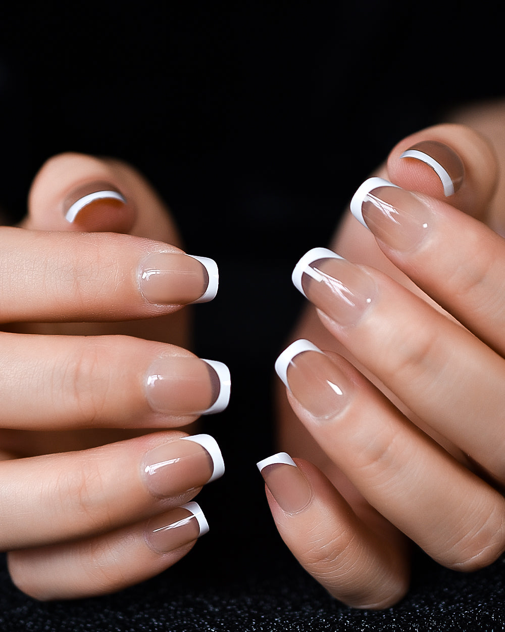 Subtile presse française sur les ongles 