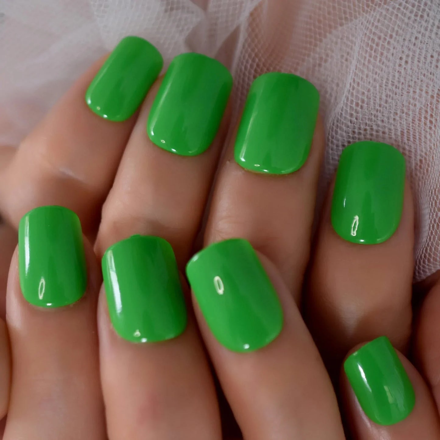 Short Round Solid Color Green L6269